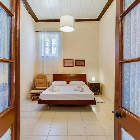 Theodorou Stone House וילה פאנו לפקארה