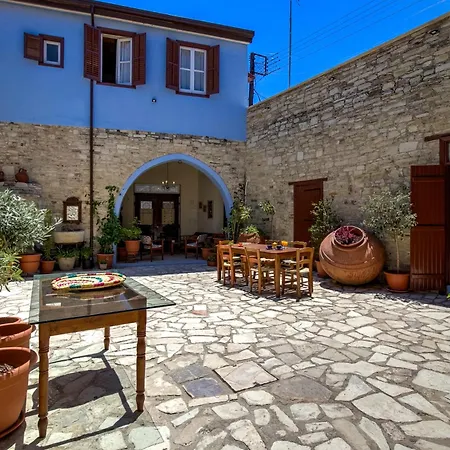 וילה Theodorou Stone House פאנו לפקארה