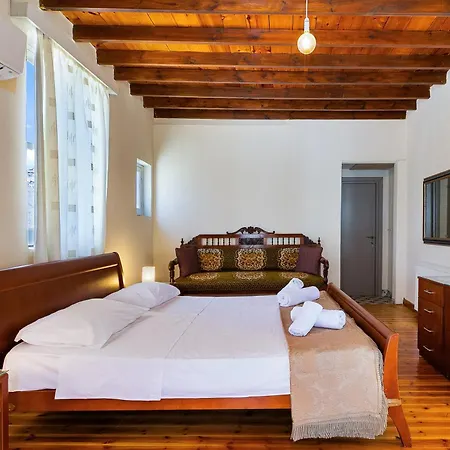 וילה Theodorou Stone House פאנו לפקארה