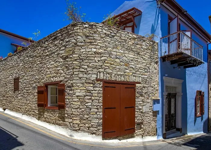 Vila Theodorou Stone House *