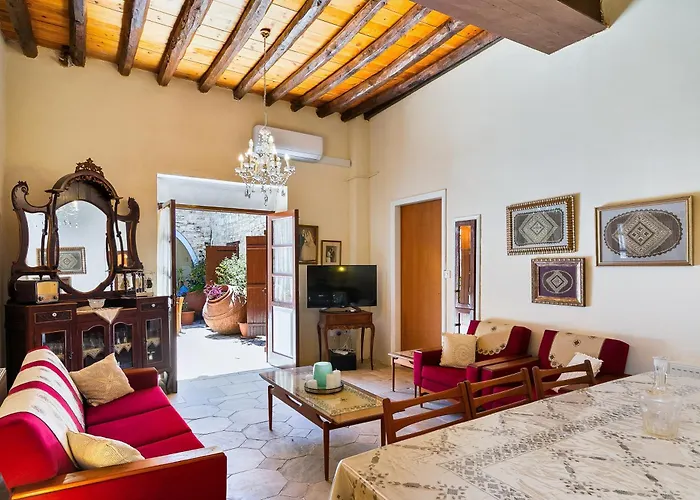 Vila Theodorou Stone House *