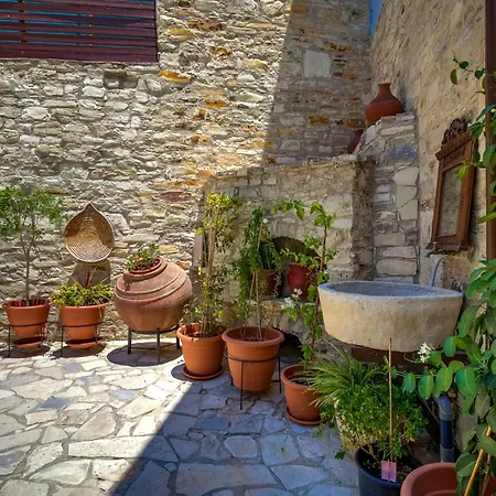 빌라 Theodorou Stone House