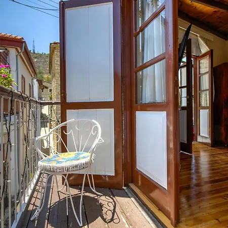 Theodorou Stone House Villa *