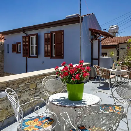 Theodorou Stone House פאנו לפקארה