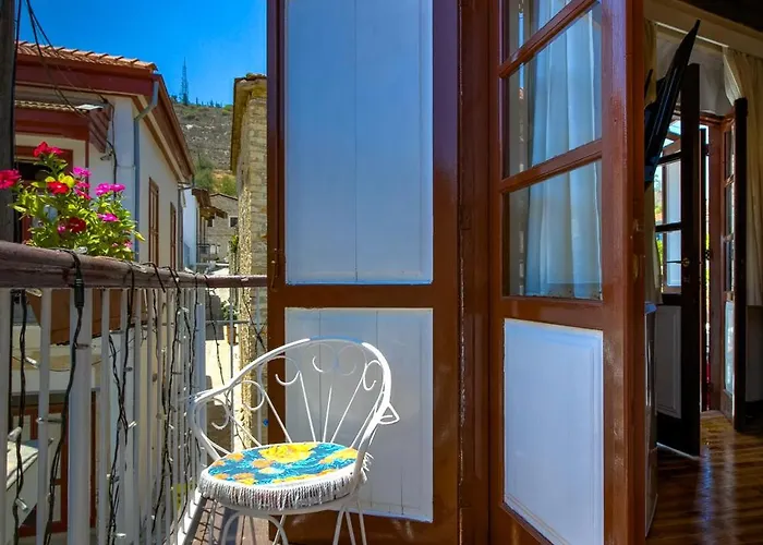 Theodorou Stone House Villa