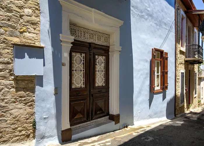 Theodorou Stone House * Πάνω Λεύκαρα